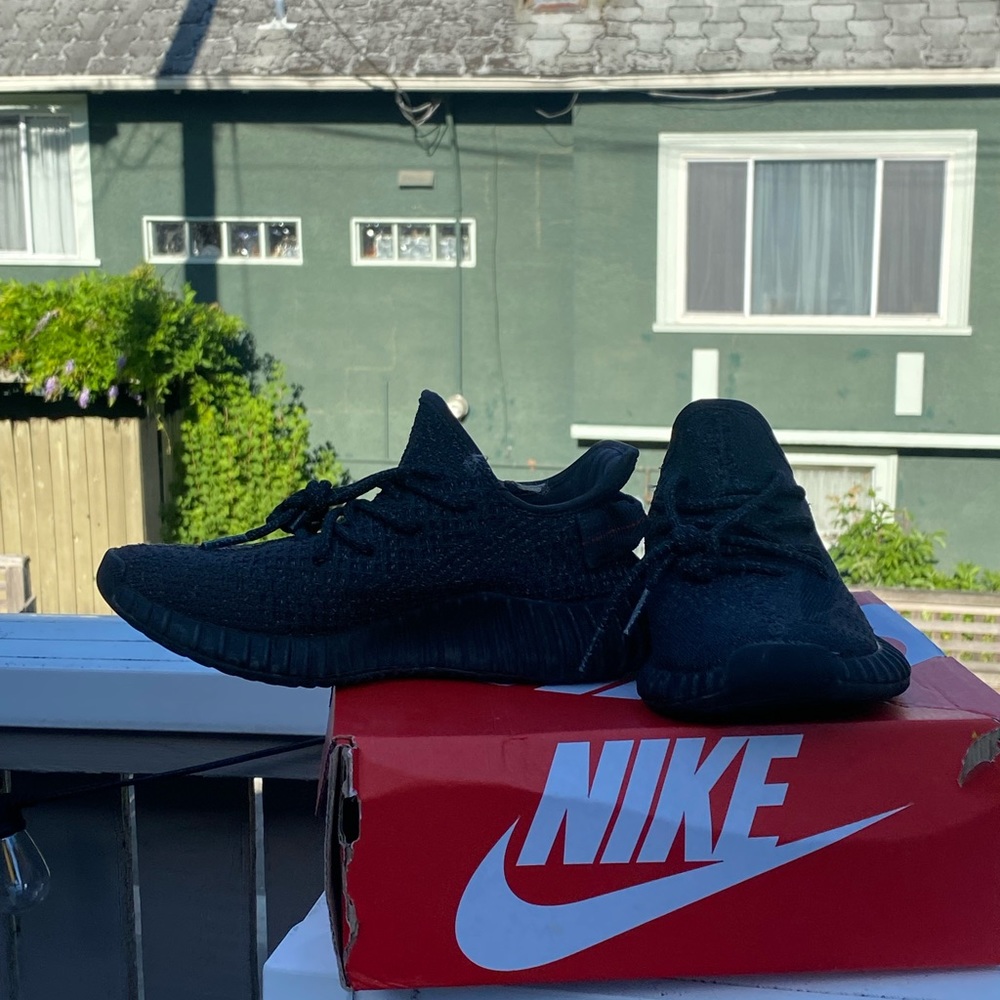 2019 Yeezy Boost 350 V2 'Black Reflective'
